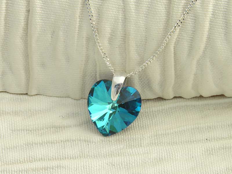 Bermuda Heart Necklace Medium
